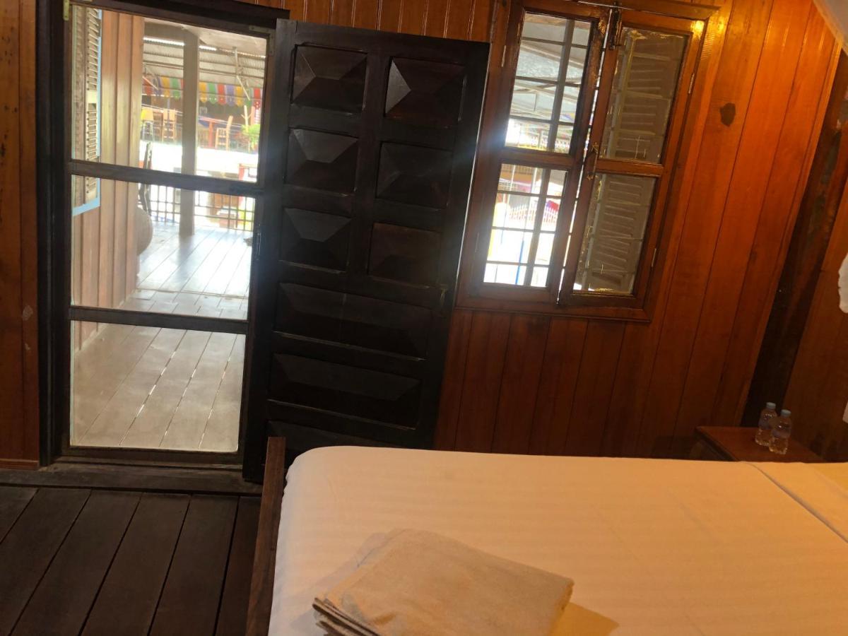 Nomad Guesthouse Kratie Exterior photo