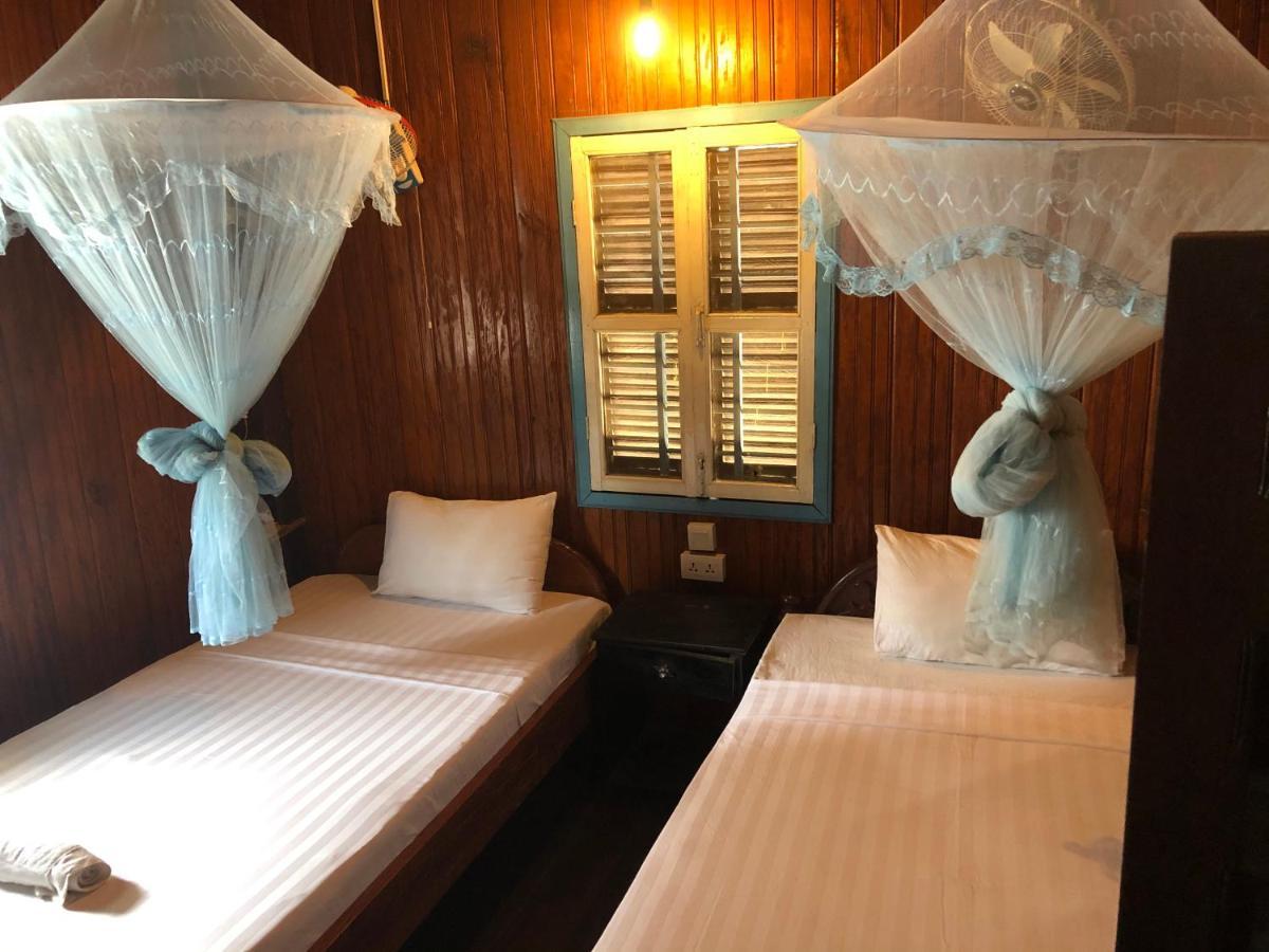 Nomad Guesthouse Kratie Exterior photo