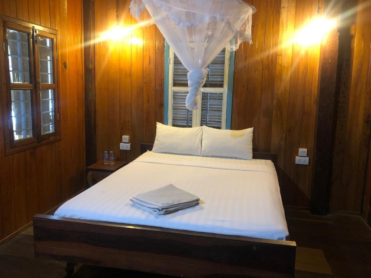 Nomad Guesthouse Kratie Exterior photo
